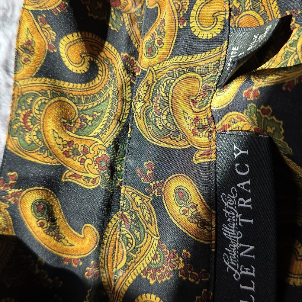 VTG Ellen Tracy Navy/Black and Gold Paisley Blouse Size 8 - Picture 7 of 13